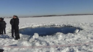 Algunos fragmentos del meteorito fueron hallados en el lago Chebarku (Reuters)